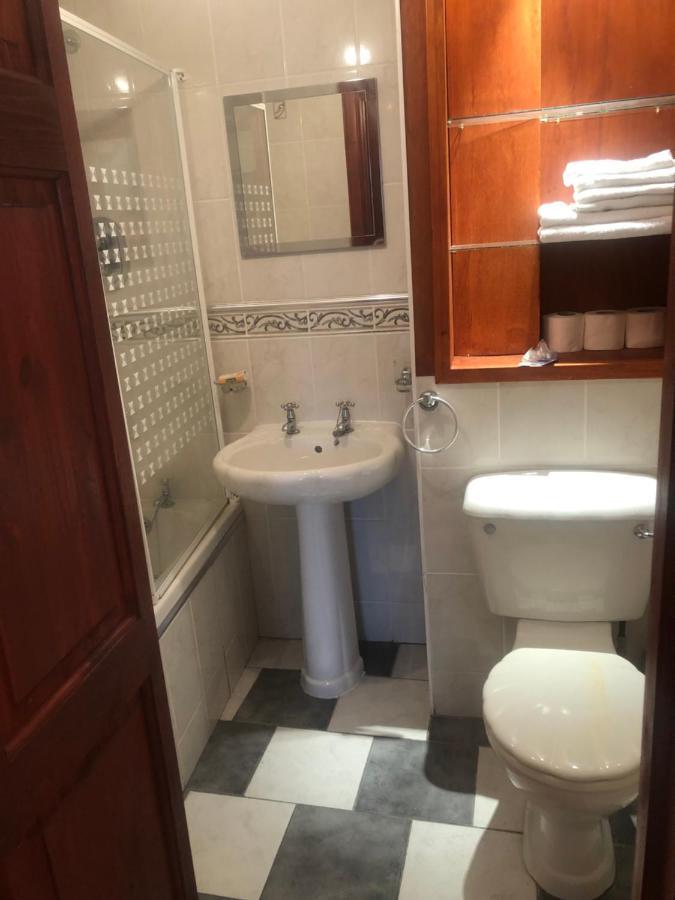 Executive Serviced Apartments 2 ฟอร์ฟาร์ ภายนอก รูปภาพ