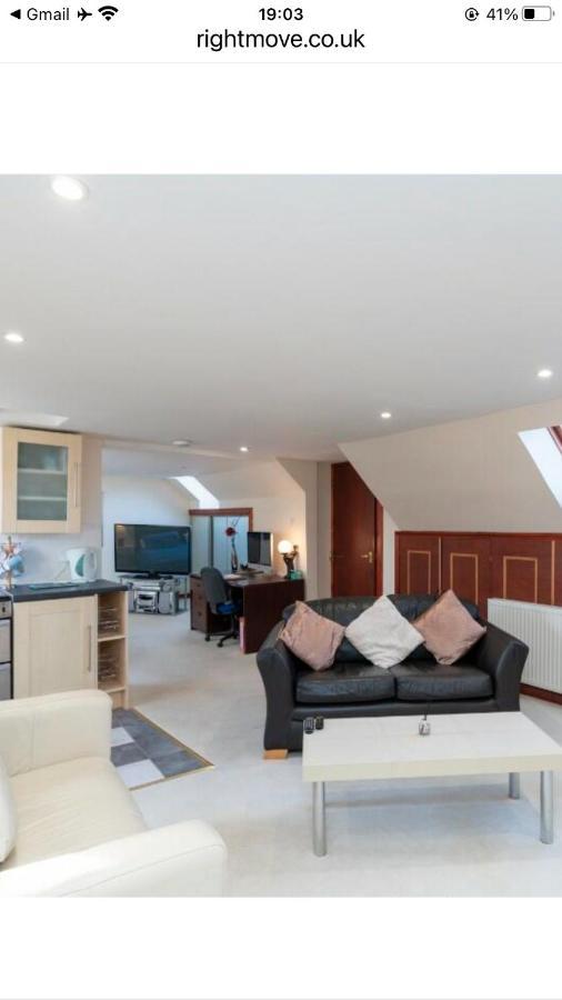 Executive Serviced Apartments 2 ฟอร์ฟาร์ ภายนอก รูปภาพ