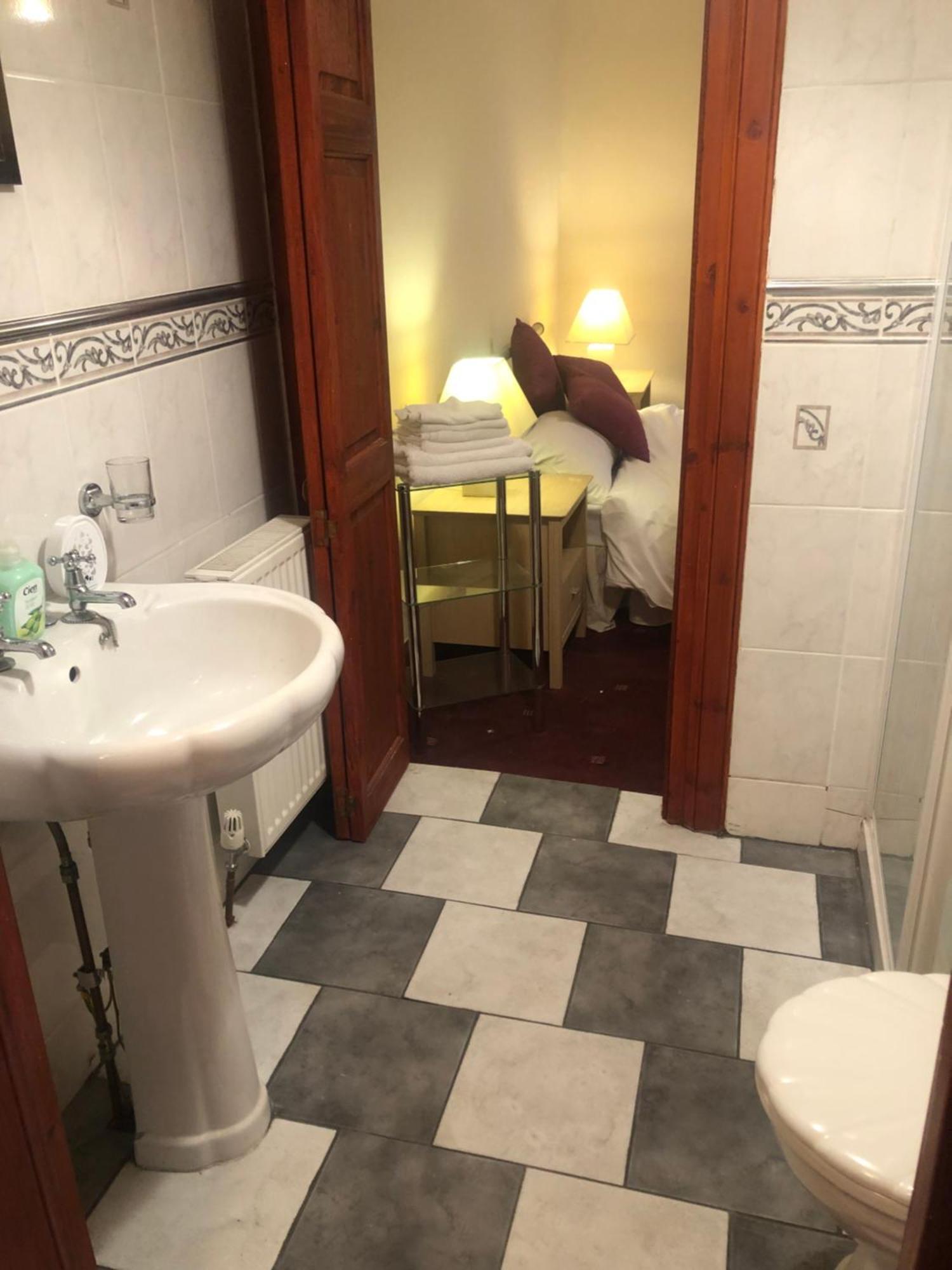 Executive Serviced Apartments 2 ฟอร์ฟาร์ ภายนอก รูปภาพ